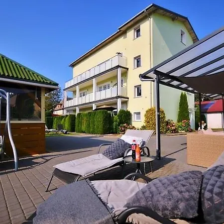 In Near Sandy Beach, Cleaning Included Apartman *